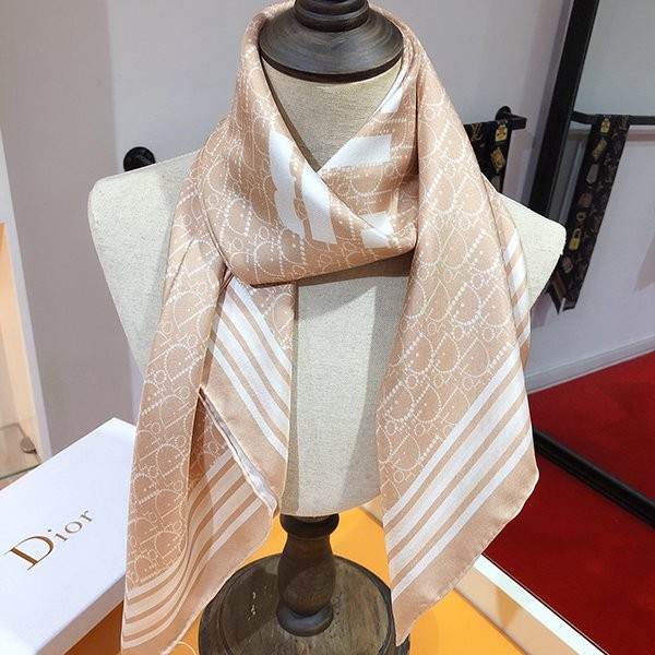 早い者勝ち♡ディオール シルクスカーフ スーパーコピー deb17145代引きを販売