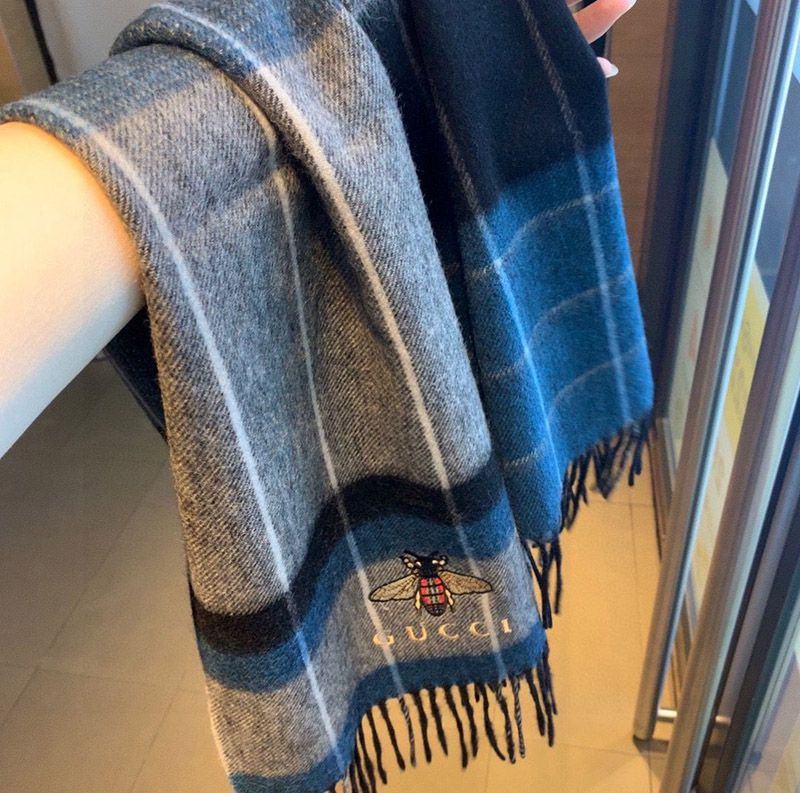 大人気！グッチ 男女OK!GGマーク ストライプ 偽物 ウールマフラー gua58917N級品