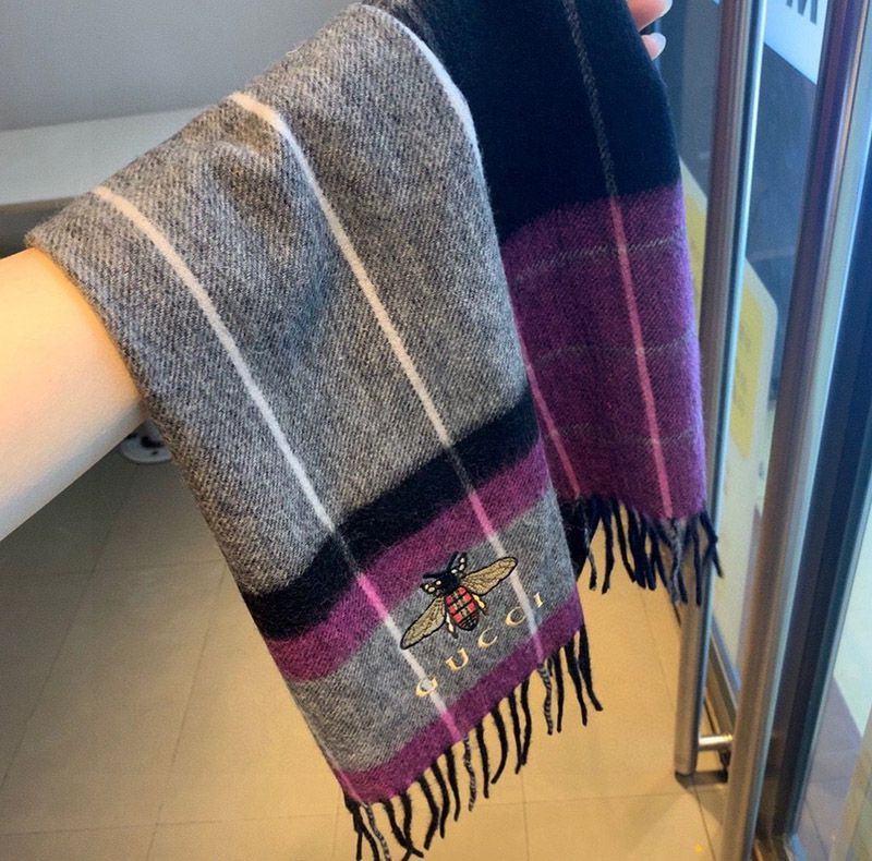 目を惹くカラー グッチ 男女OK!GGマーク ストライプ スーパーコピー ウールマフラー guc32886N級品