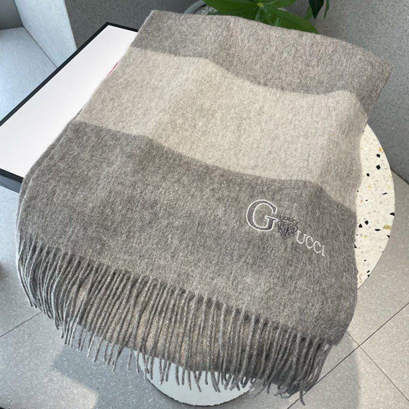 完売必至 グッチ 偽物 グラフィックカシミヤスカーフ guv00056高い品質
