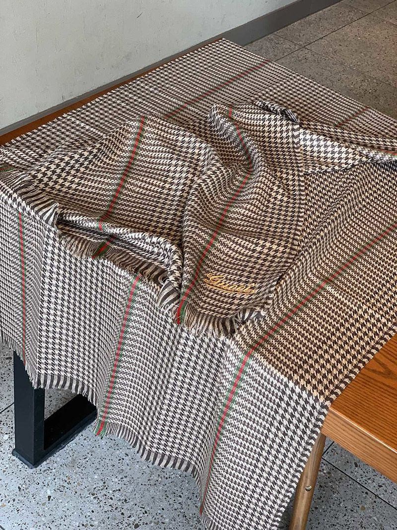 希少色 グッチ 千鳥柄 カシミヤスカーフ スーパーコピー guv66998代引きを販売