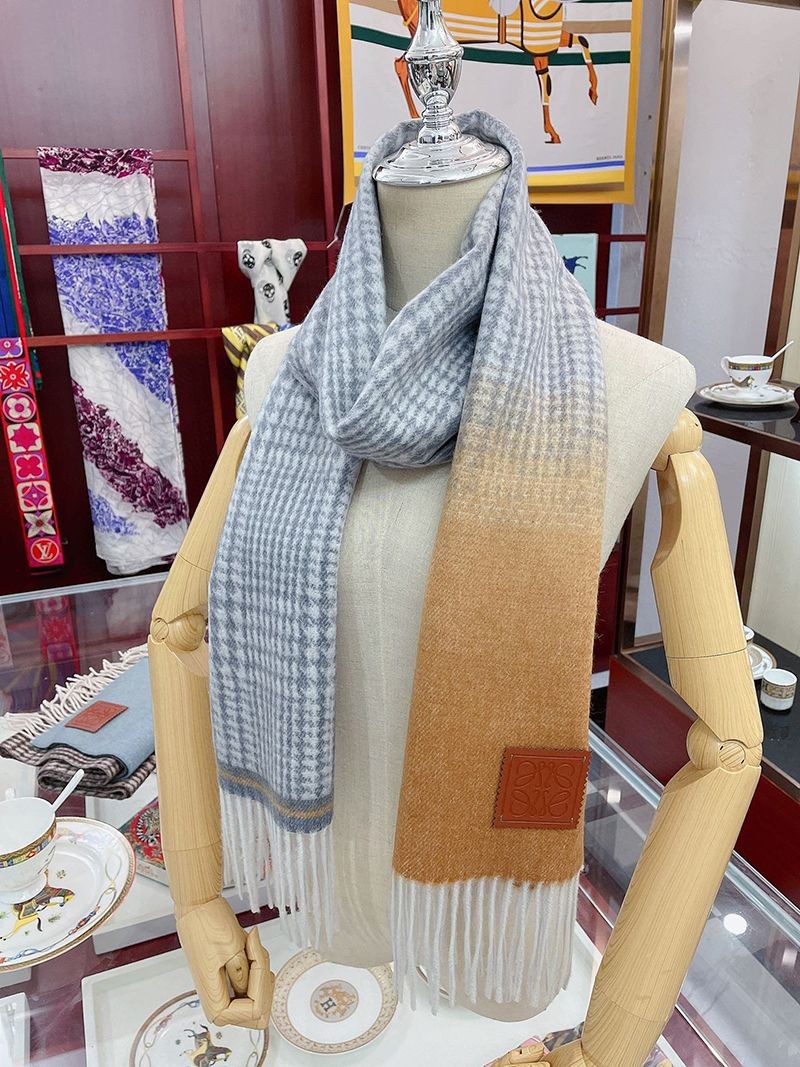 大人気!!新色ロエベ 偽物 勾配 チェック スカーフ (カシミヤ) loi37284品質保証