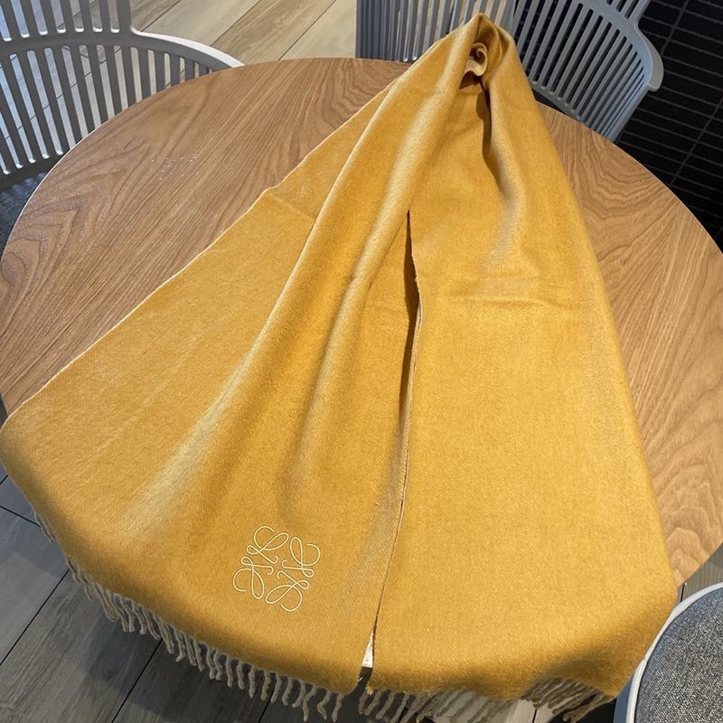 大人気!!新色ロエベ バイカラー スカーフ 偽物 (ウール&カシミヤ) lok78539高い品質