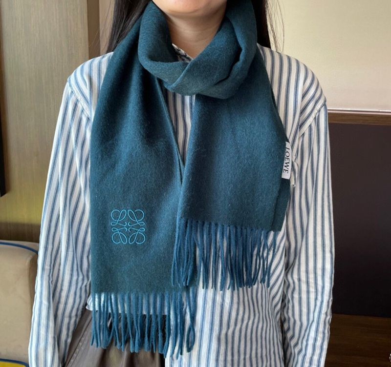 大人気！ロエベ 偽物 カシミヤ マフラー lom92313代引きを販売