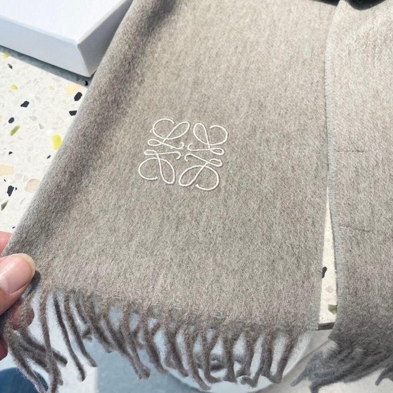 人気急上昇ロエベ カシミヤ マフラー 偽物 lon02659N級品