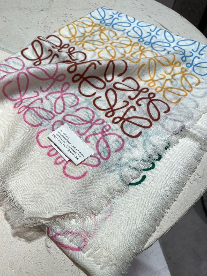 目を惹くカラーロエベ コピー アナグラム ライン スカーフ (ウール＆シルク＆カシミヤ) lop33740N級品
