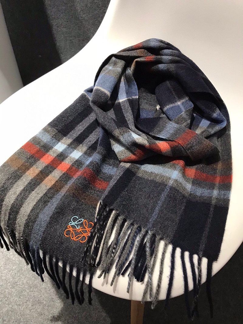 日本未入荷ロエベ チェック スカーフ コピー(カシミヤ) lor45946代引きを販売