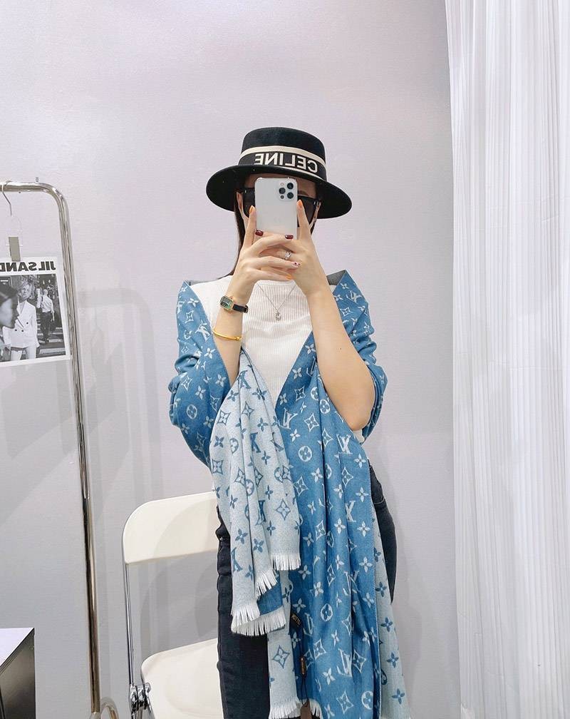 定番 ギフトに最適♪ルイヴィトン カシミヤ・シルクマフラー vub79481代引きを販売