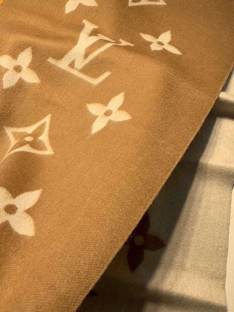 完売必至 お洒落に♪ルイヴィトン カシミヤ タッセル マフラ コピー vum94325高い品質