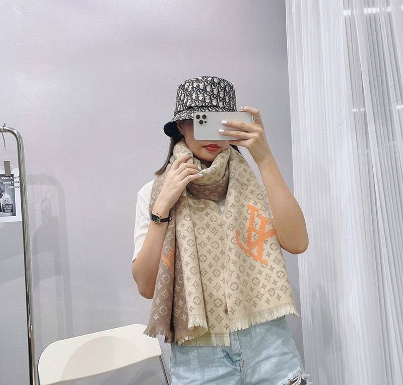定番人気 ルイヴィトン カシミヤ・シルクマフラー vut26451通販