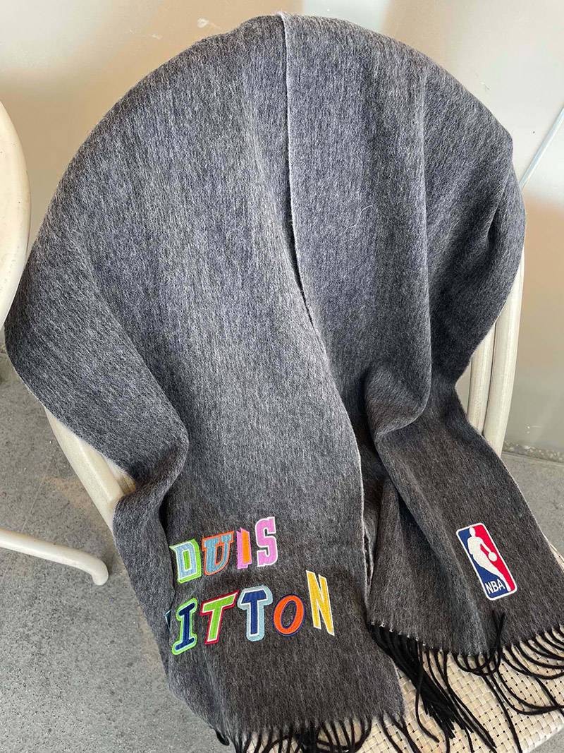 ルイヴィトン LVxNBA コピーコラボ カシミヤ マフラ コピー vux17715高い品質