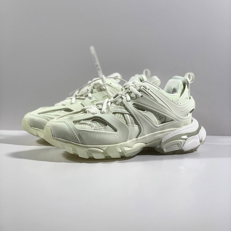 人気No1 バレンシアガ スニーカー コピー TRACK SNEAKER リサイクルソール 542436W3FE39000高い品質