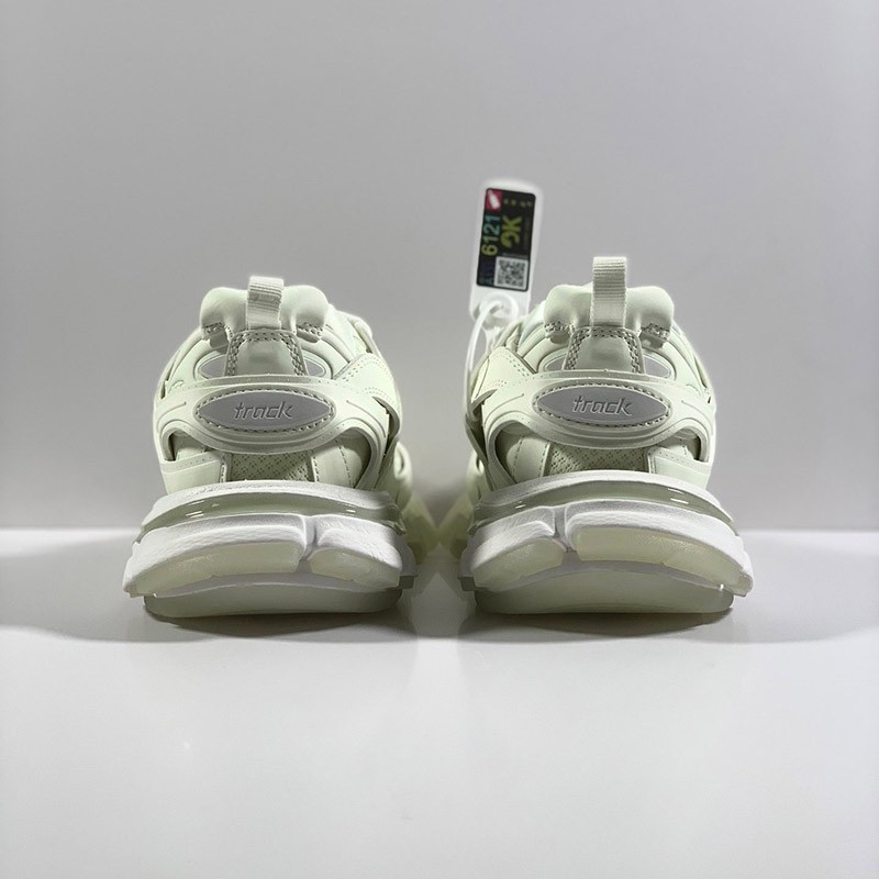 人気No1 バレンシアガ スニーカー コピー TRACK SNEAKER リサイクルソール 542436W3FE39000N級品