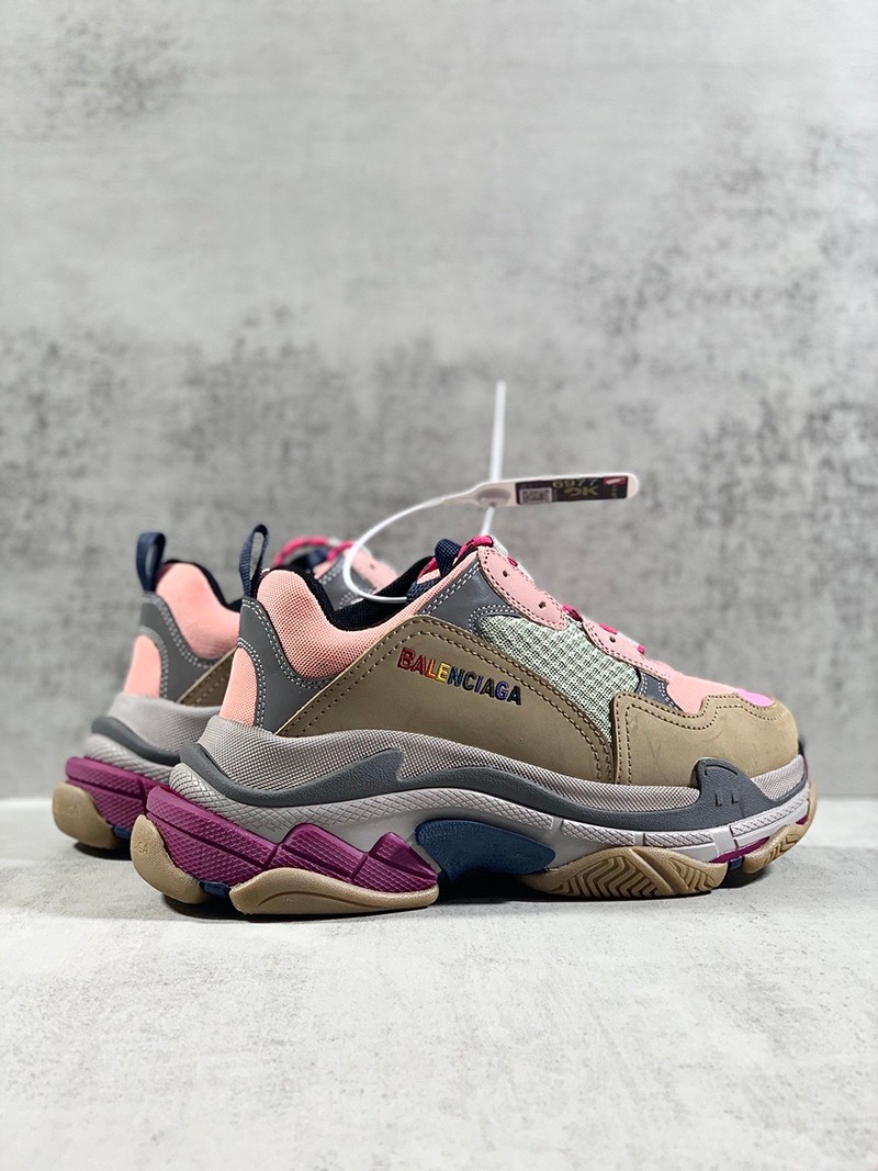 【即発】バレンシアガ Triple S コピー スニーカー トリプルソール baa31992代引きを販売