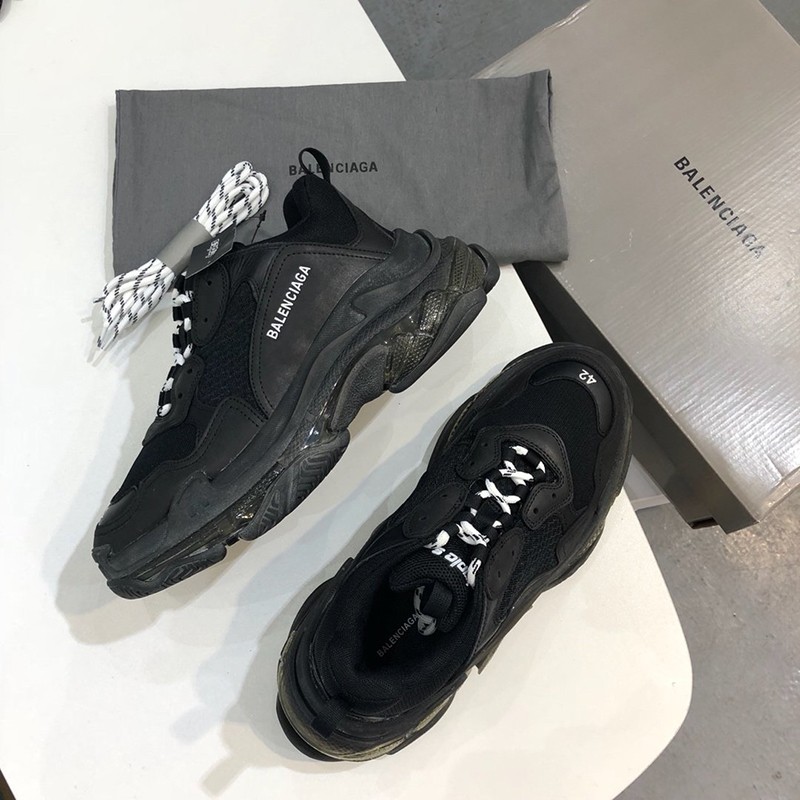 可愛い 新入荷【バレンシアガ スニーカー コピー】 TRIPLE S ダッドスニーカー バニラ トリプルs ban70903高い品質