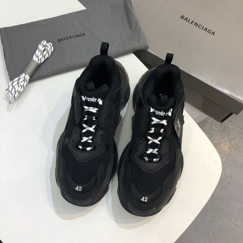 可愛い 新入荷【バレンシアガ スニーカー コピー】 TRIPLE S ダッドスニーカー バニラ トリプルs ban70903最高級