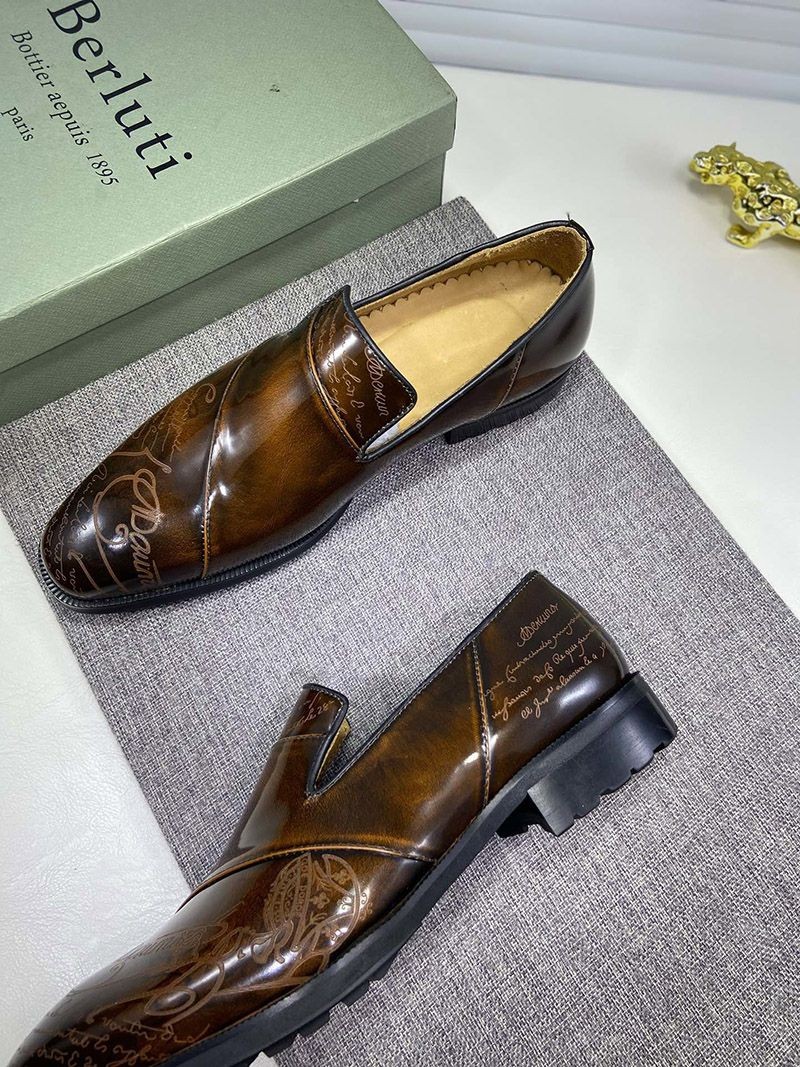 大人気!!新色ベルルッティスーパーコピー★ローファー CLASSIC★ ヴェネチアレザー bei18536N級品