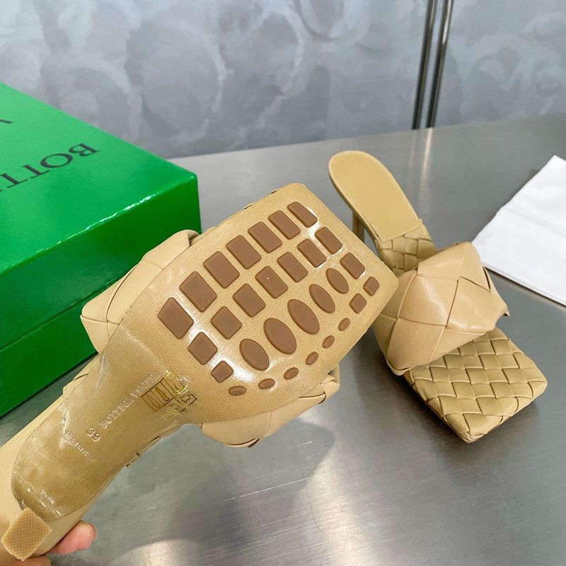 超希少！ボッテガヴェネタ ラバー リドキルティングミュール スーパーコピー bon65865激安送料無料