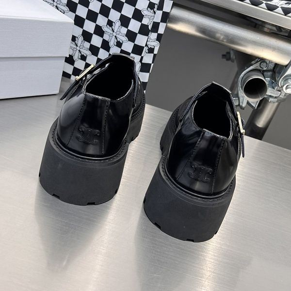 高品質セリーヌ バルキー トリオンフ パーフォレイテッドベビーズ コピー 348613517C高い品質