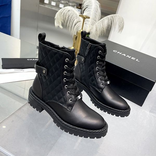 定番シャネル スーパーコピー レースアップ レザーアンクルブーツ she70717人気