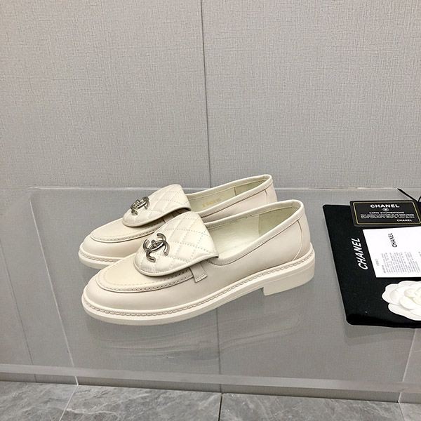 人気急上昇シャネル ローファー 偽物 マトラッセ CCターンロック shl10420高い品質