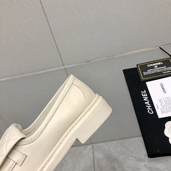 人気急上昇シャネル ローファー 偽物 マトラッセ CCターンロック shl10420N級品