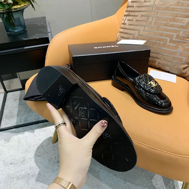 *大人気*シャネル CCターンロック ローファー 偽物 shp05323高い品質