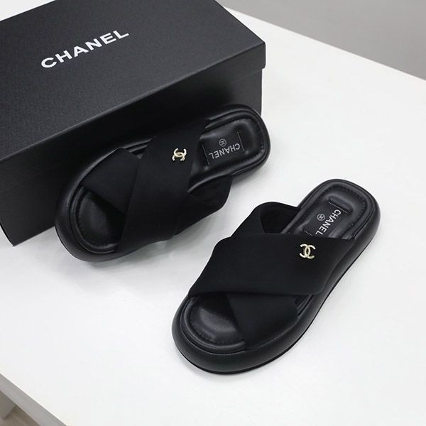 定番シャネル レザー 厚底 サンダル 偽物 黒 布地 shu58475品質保証