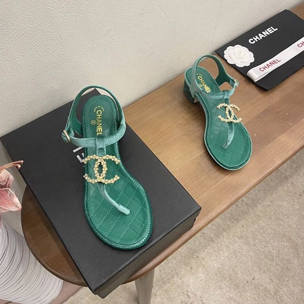 目を惹くカラーシャネル サンダル 偽物 CCロゴ shw92659高い品質
