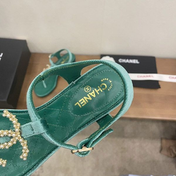 目を惹くカラーシャネル サンダル 偽物 CCロゴ shw92659代引きを販売