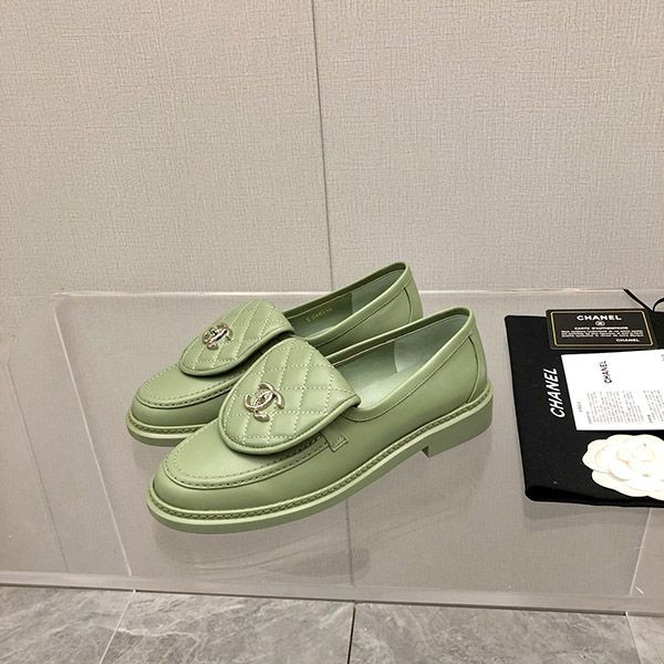 大人気!!新色シャネル ローファー コピー マトラッセ CCターンロック shz55446人気