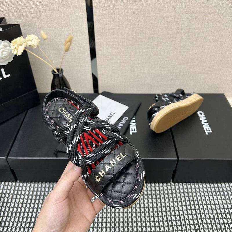 大人気!!新色シャネル カーフスキン サンダル 偽物 ブラック shz76124最高級