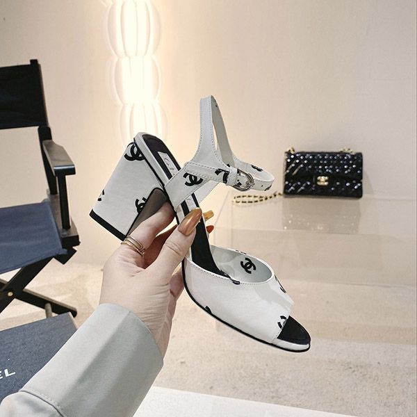 完売必至シャネル パンプス サンダル 偽物 CCロゴ shz91287人気
