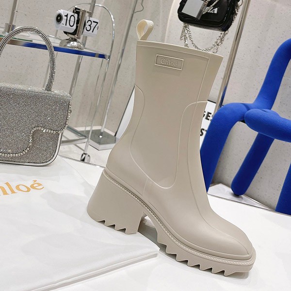 超話題!クロエ“betty”レインブーツ 偽物 CHC22A239Z228U人気