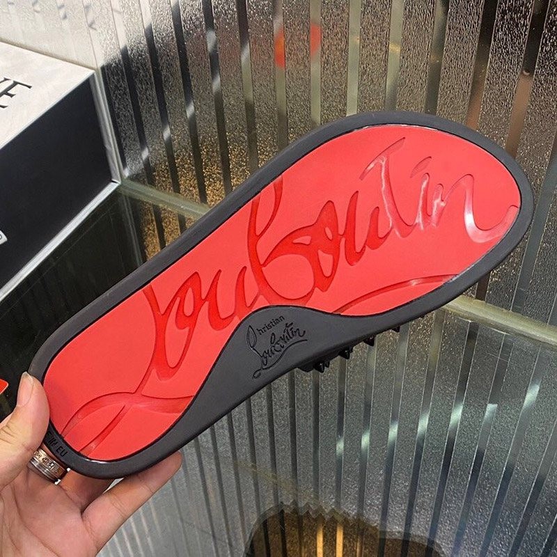 ☆超人気☆ルブタン★Pool Fun Spiked レザーサンダル コピー Rug64557N級品