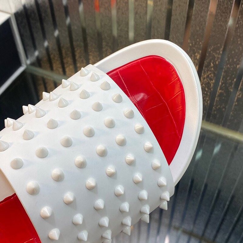 【日本未発売】ルブタン★Pool Fun Spiked レザーサンダル Ruy23718代引きを販売