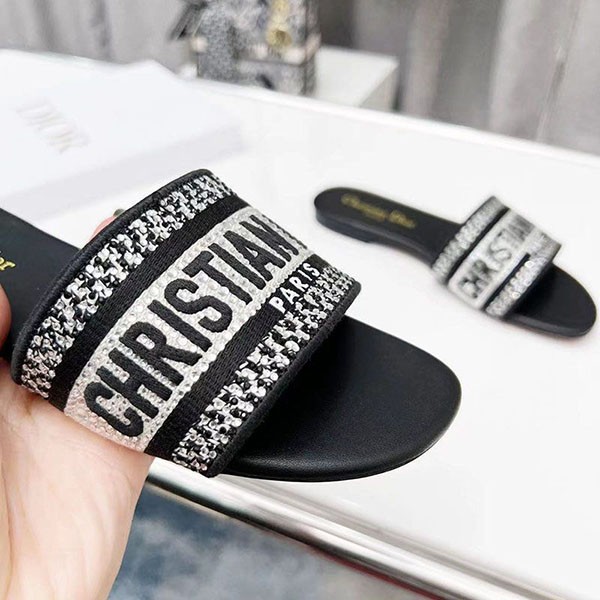 大人気！☆ディオール☆“DWAY” 刺繍入りコットン 偽物*ミュール deb33431通販