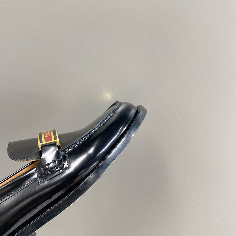送料込ディオール コード ローファー コピー ブラッシュド カーフスキン dei74251N級品