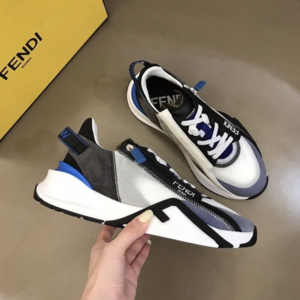 フェンディ フロー スエード ロートップ スニーカー スーパーコピー高い品質