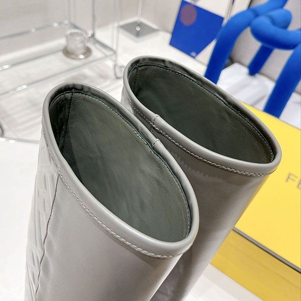注目★フェンディ FFモチーフ カーフスキン ラウンドトゥ ブーツ 偽物 fef69628品質保証