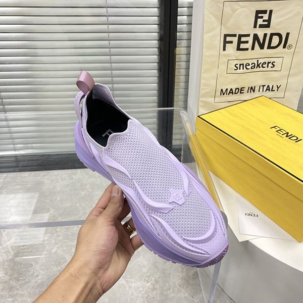 フェンディ フロー ランニングスニーカー 【人気商品】 feg52214人気