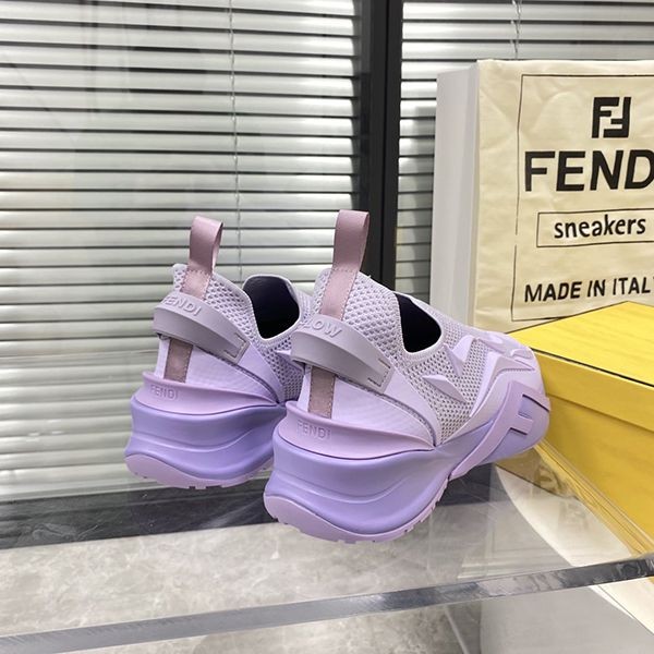フェンディ フロー ランニングスニーカー 【人気商品】 feg52214最高級
