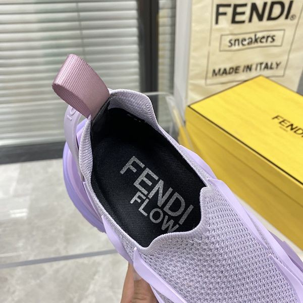 フェンディ フロー ランニングスニーカー 【人気商品】 feg52214代引きを販売