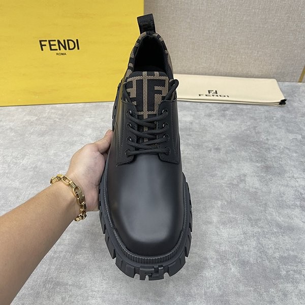 完売必至 フェンディ コピー レースアップレザーシューズ fej64302人気
