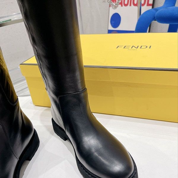 フェンディ FFモチーフ カーフスキン ラウンドトゥ ブーツコピー fev24920最高級