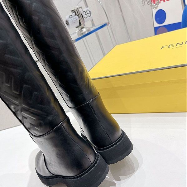 フェンディ FFモチーフ カーフスキン ラウンドトゥ ブーツコピー fev24920N級品
