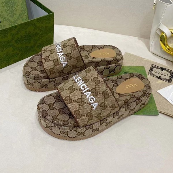 超話題!グッチ バレンシアガ マキシ GGキャンバス スライドサンダル 偽物 guj71368代引きを販売