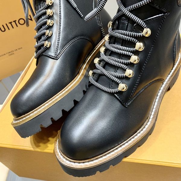 確保済みルイヴィトン ショートブーツ スーパーコピー vuk55101最高級