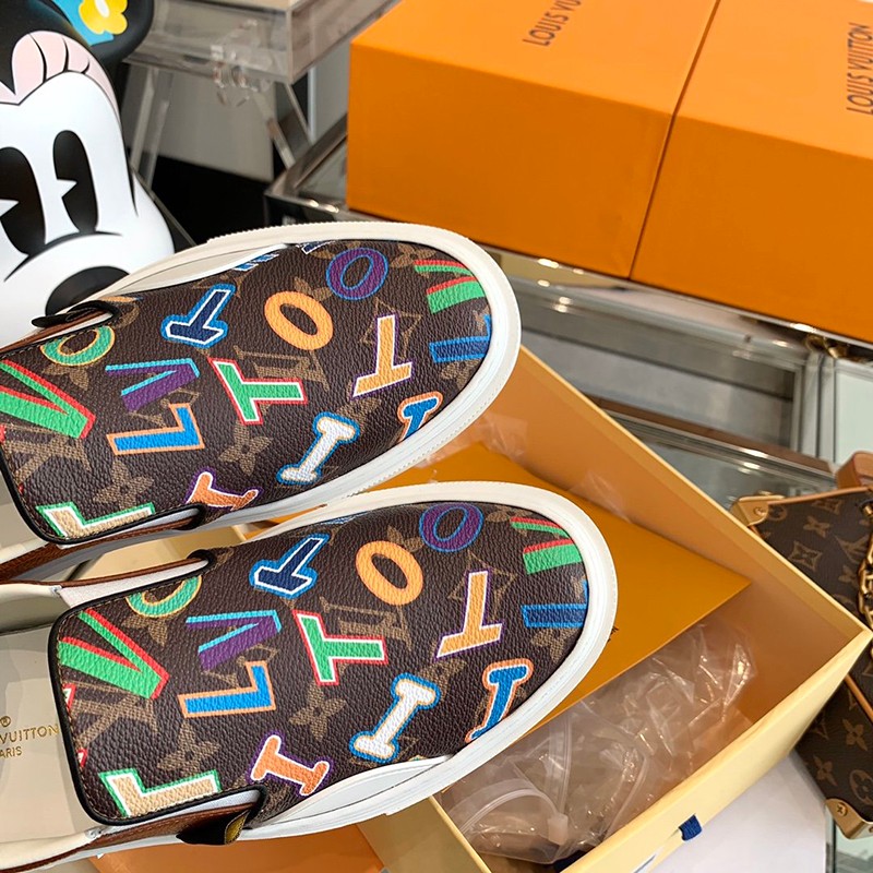 目を惹くカラー ルイヴィトン スニーカー 偽物☆LV x NBA コラボ☆LVオリ・ライン vup99810N級品