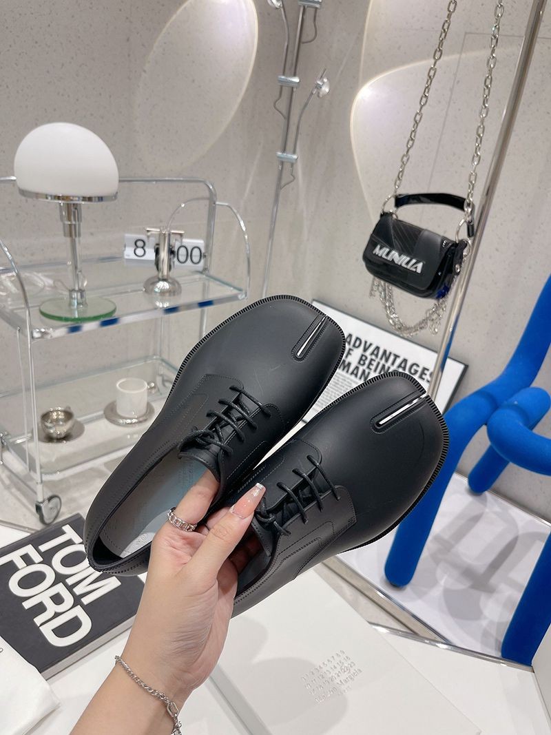 秋冬新作メゾン マルジェラ スーパーコピー タビ カーフレザー レースアップシューズ ブラック ヒール高3.5cm Mac78172高い品質